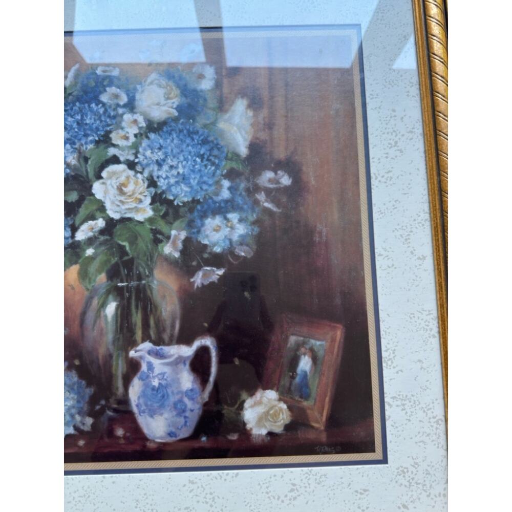 Vintage Hydrangea Framed Wall Art Gold Frame Coastal Grandmillennial - Picture 4 of 8